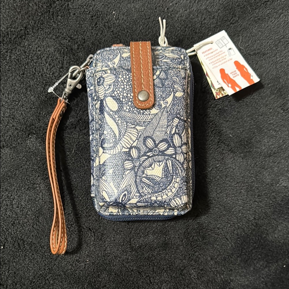 Sakroots Spirit Desert by Valentina Ramos wristlet crossbody NWT